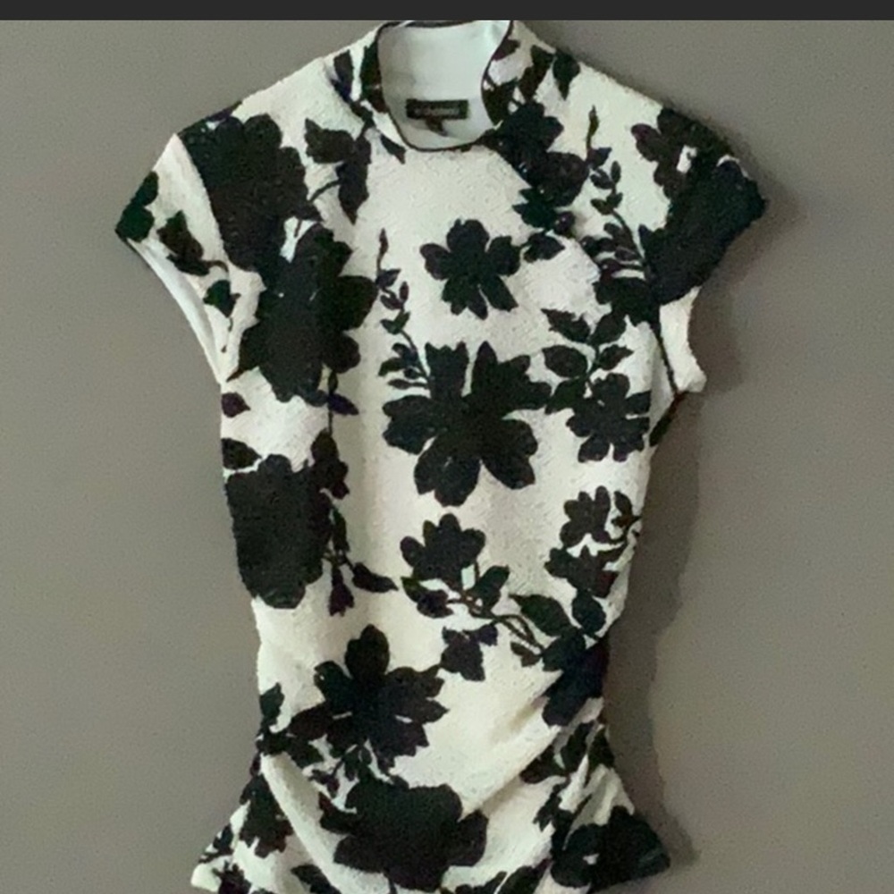 LeChateau beautiful top, size small excellent condition